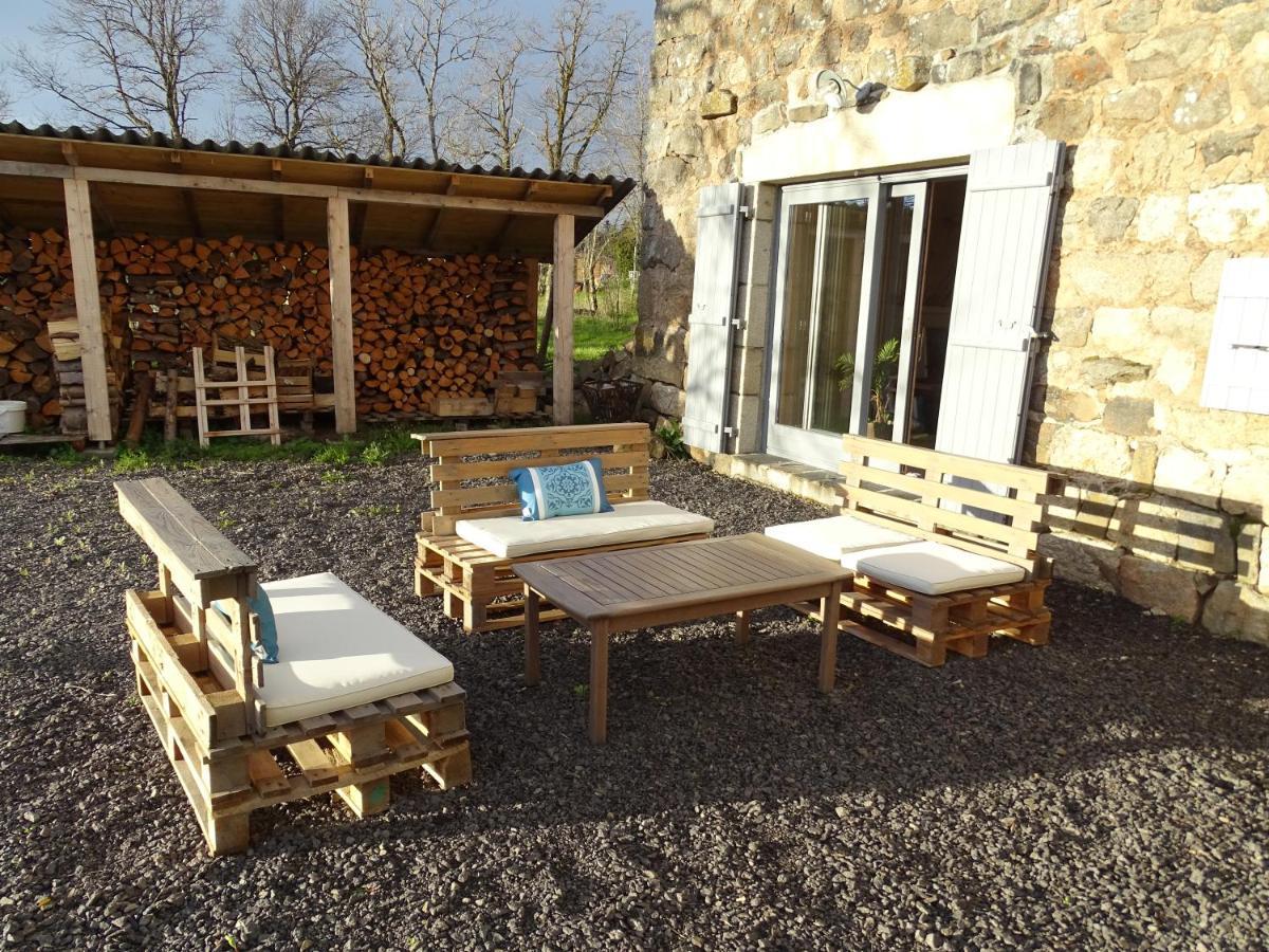 La Ferme De Madelonnet Bed and Breakfast Saint-Jeures Exteriör bild