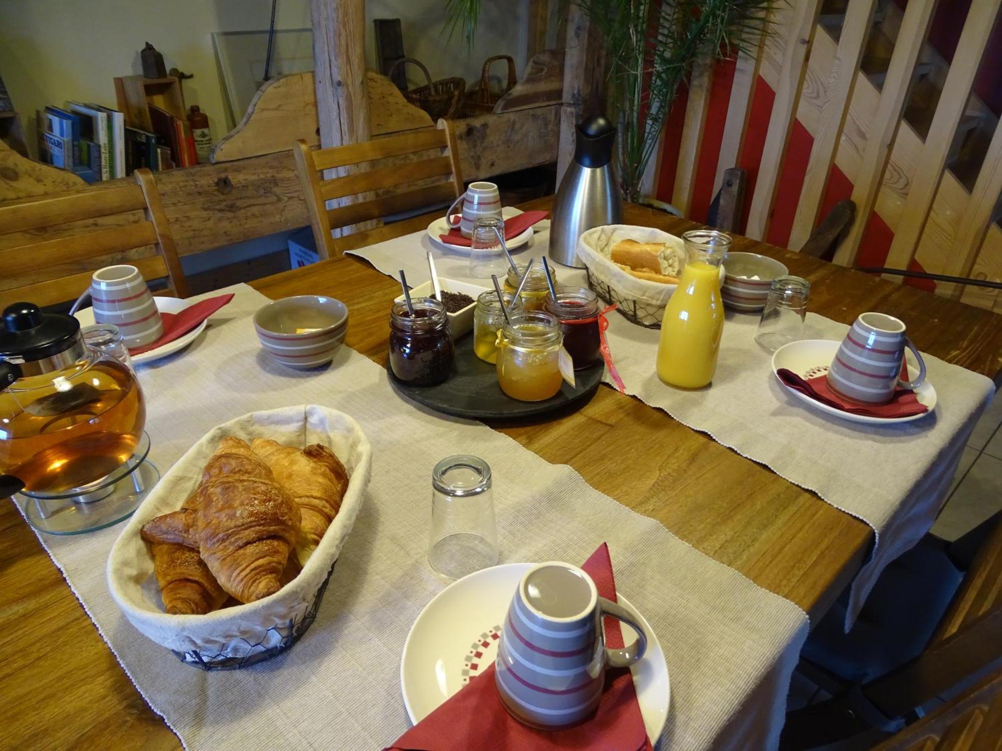 La Ferme De Madelonnet Bed and Breakfast Saint-Jeures Exteriör bild